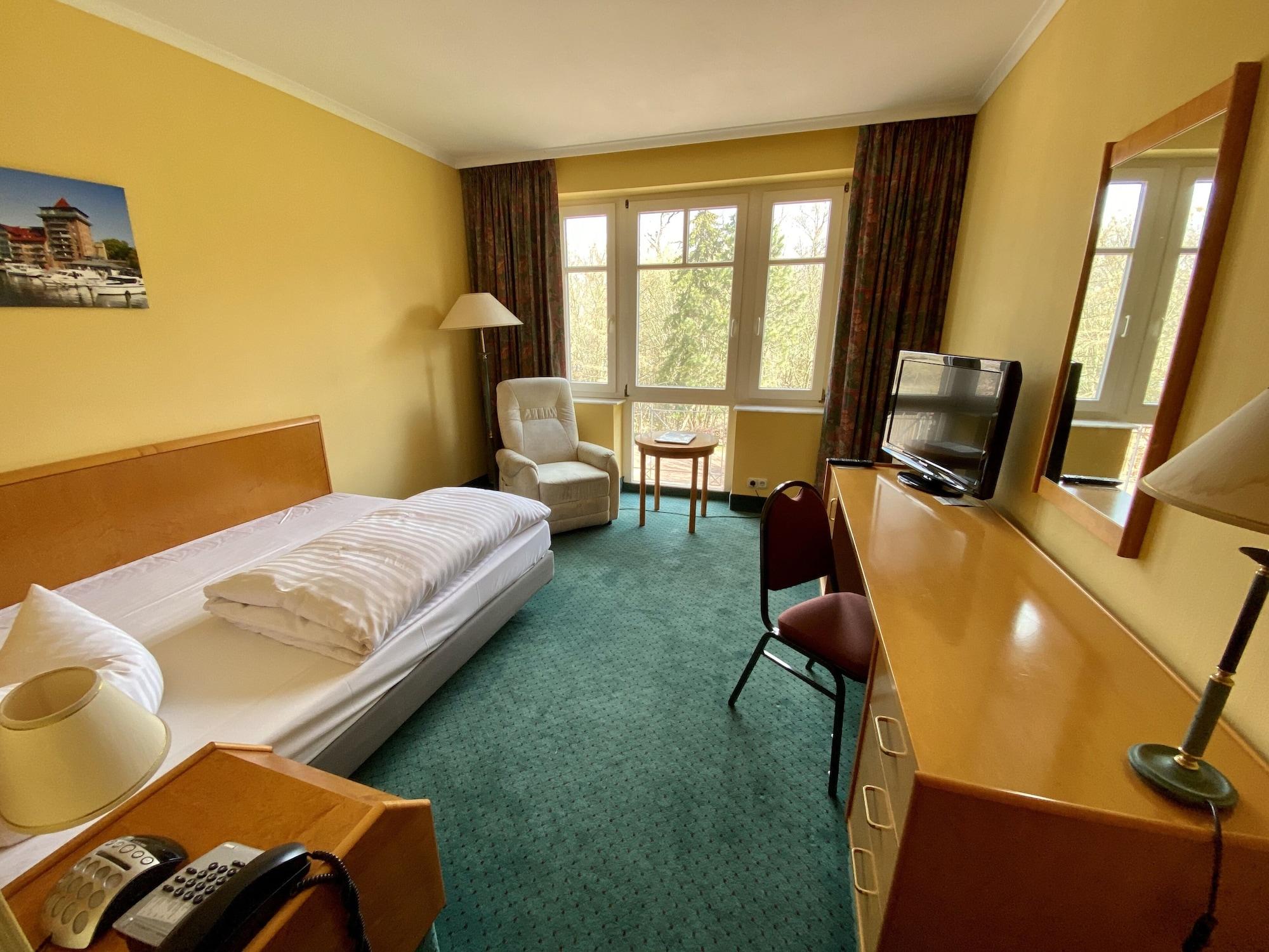 Park Hotel Fasanerie Neustrelitz Eksteriør billede