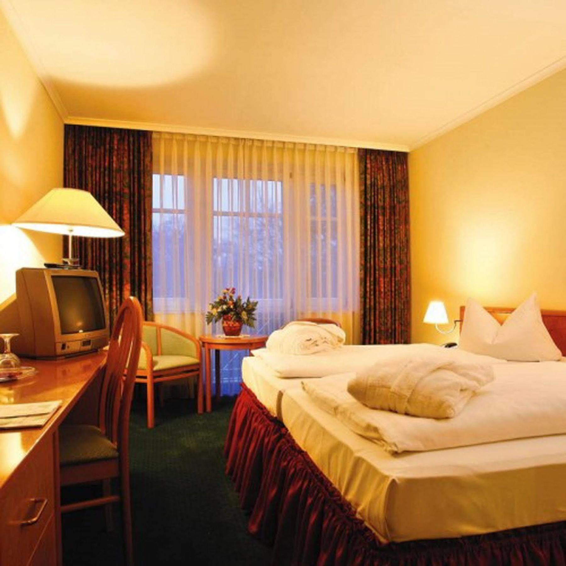 Park Hotel Fasanerie Neustrelitz Eksteriør billede